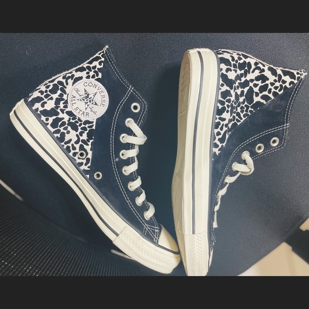 Cow print high top Converse Chuck Taylor All Star size 8.5 women (6.5 men)